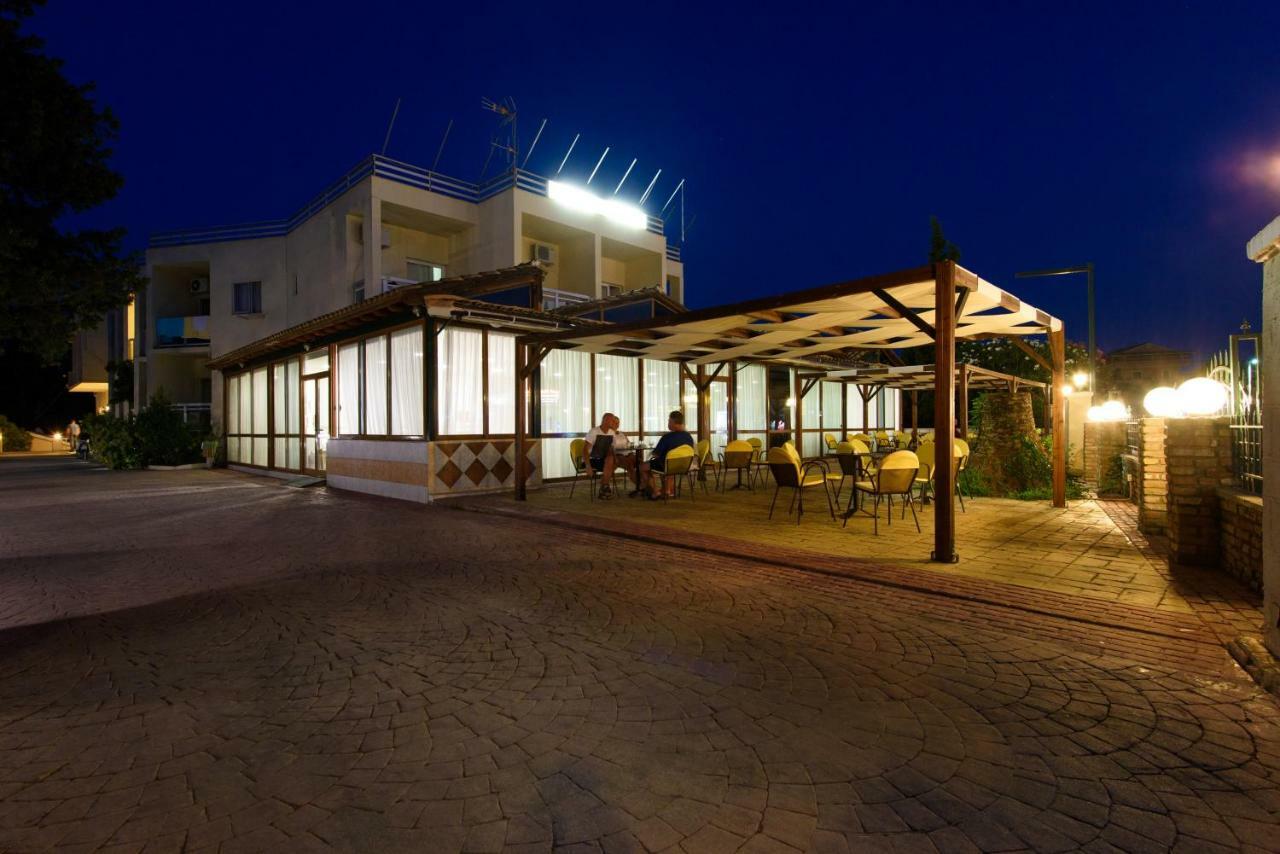 Amalia Hotel - Adults Only Dassia  Exterior foto